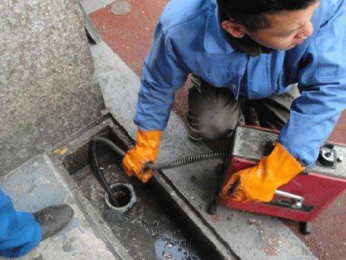 五湖渔场疏通下水道