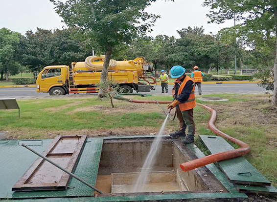五湖渔场化油池清理