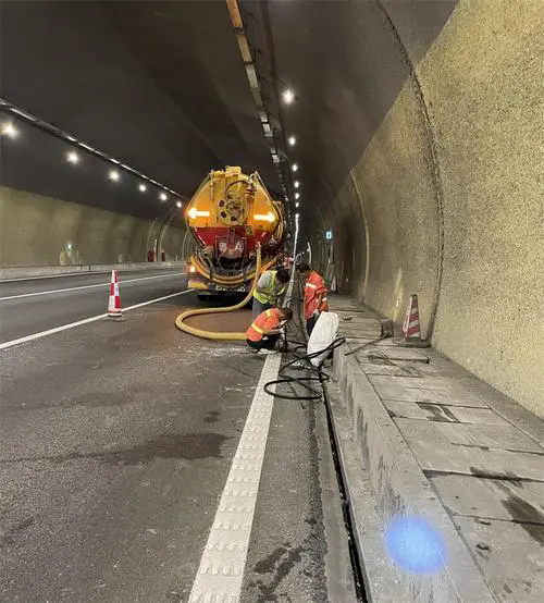 五湖渔场隧道排水渠清淤